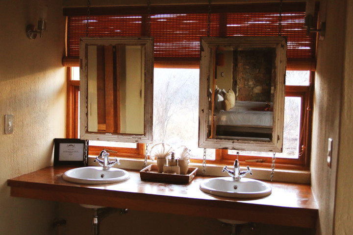 buffalo_ridge_safari_lodge_madikwe_lina_mallon_3